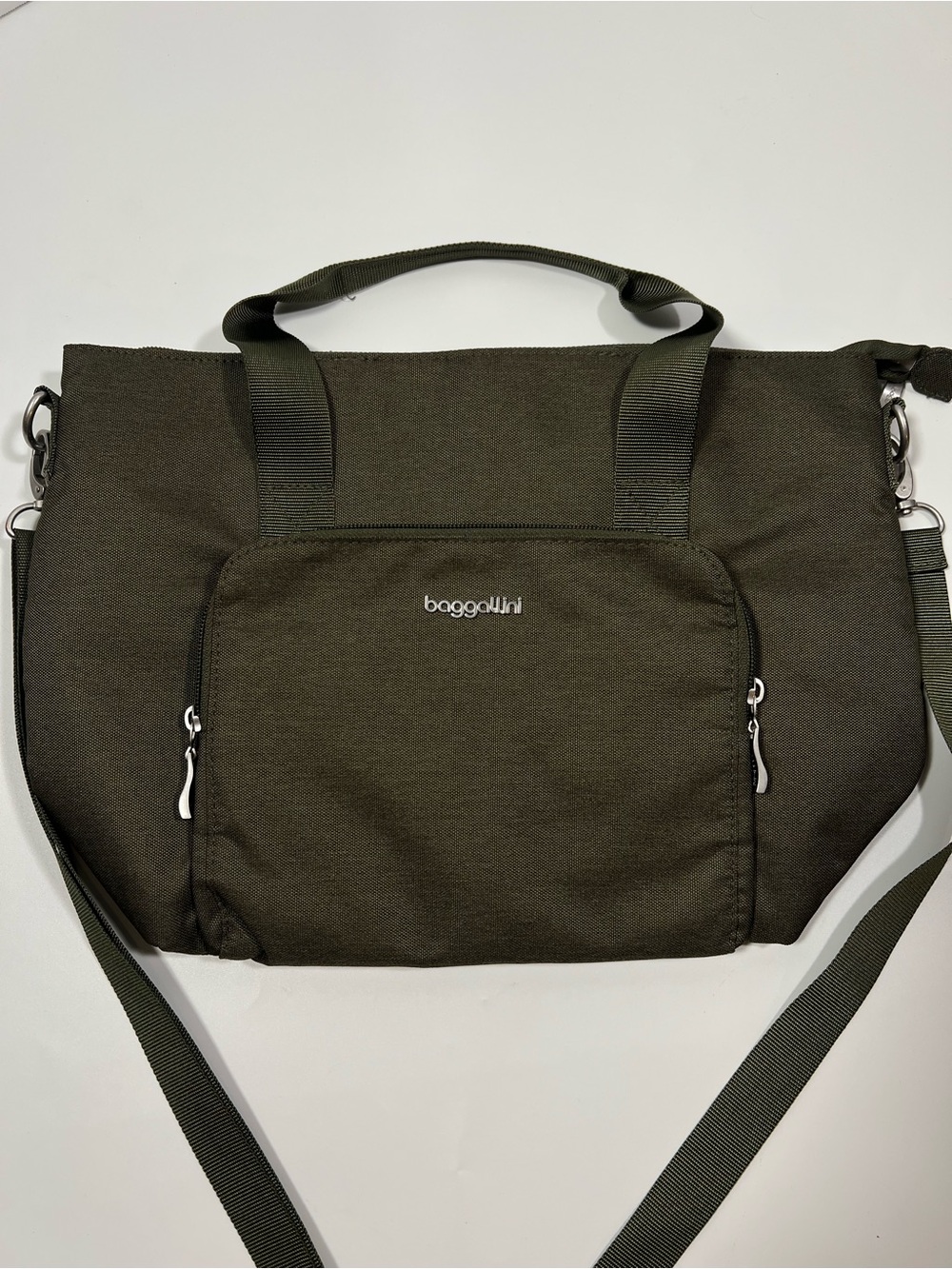 Baggallini Crossbody Shoulder Bag Purse Tote Olive Green Medium